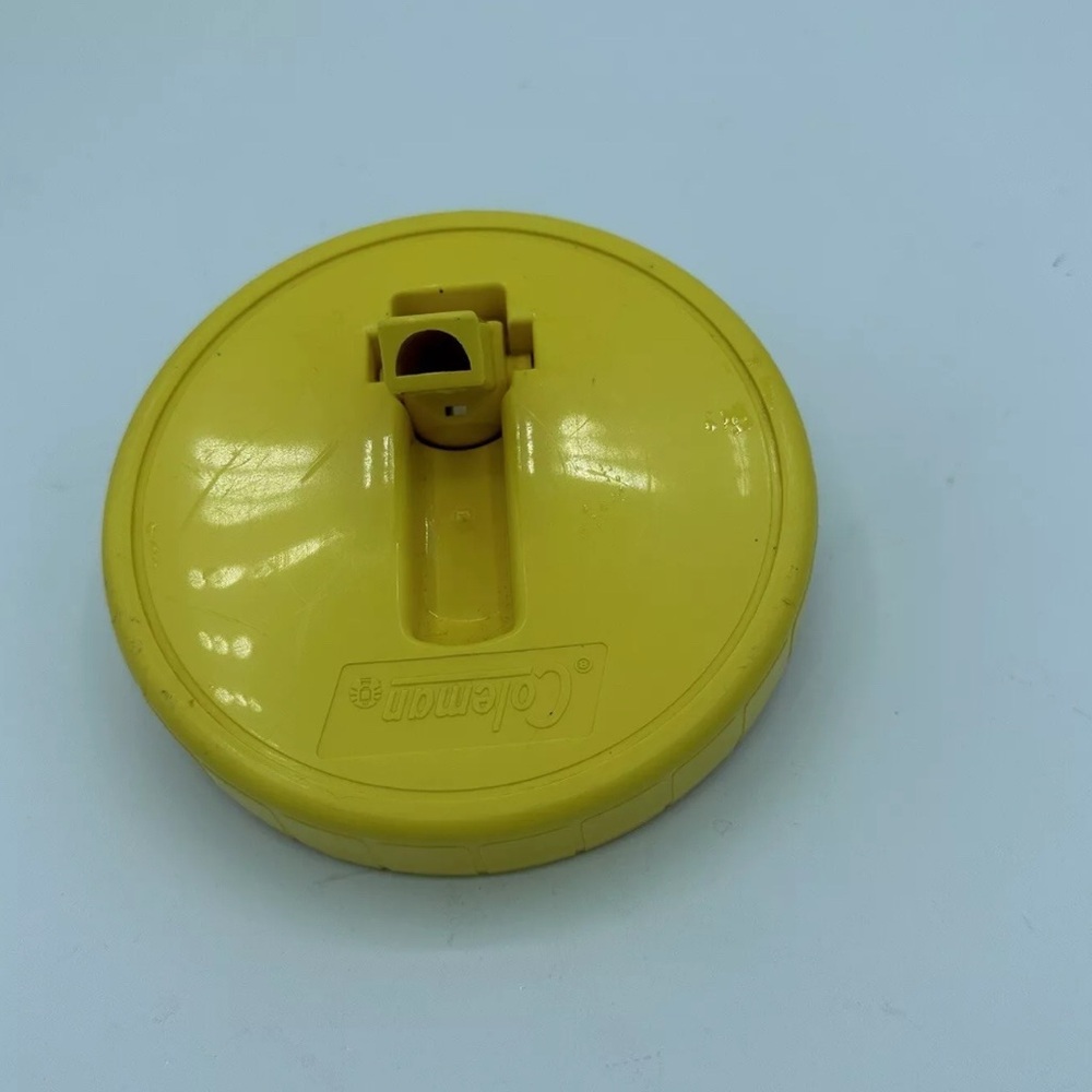Vintage Coleman 5590 half gallon water jug cooler Slim Jim branded Yellow Red - Picture 7 of 9